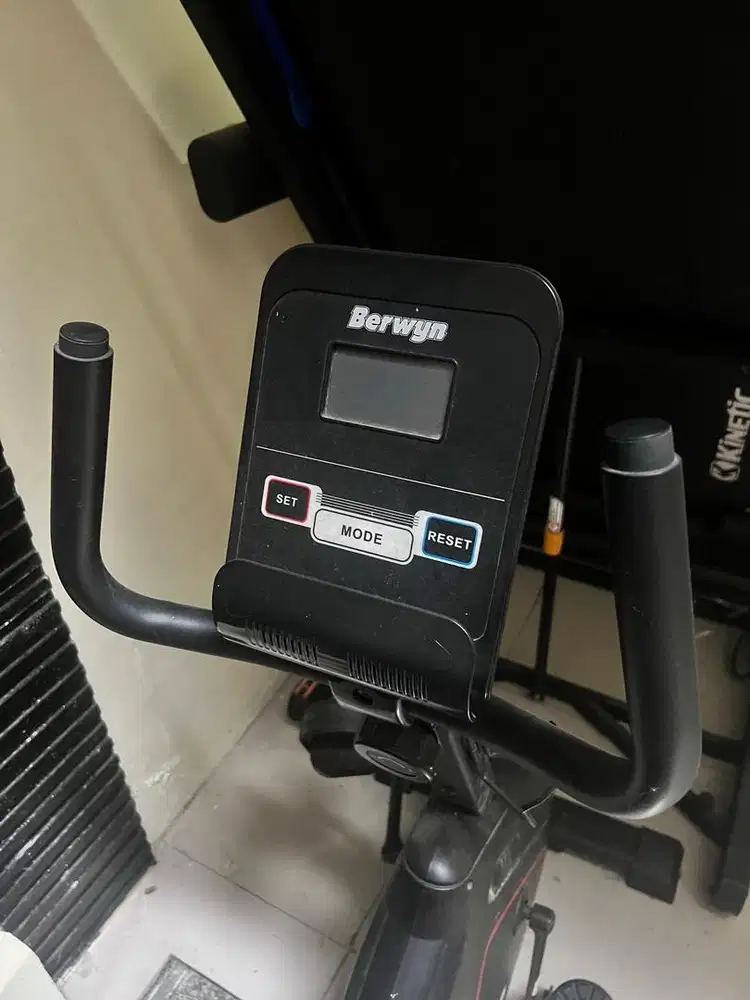 Sepeda Statis Berwyn (Terpakai)