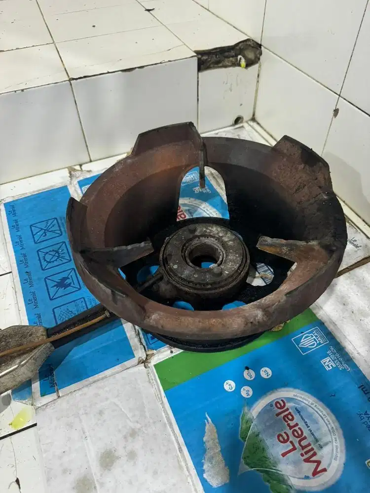 Tungku kompor api besar Solid