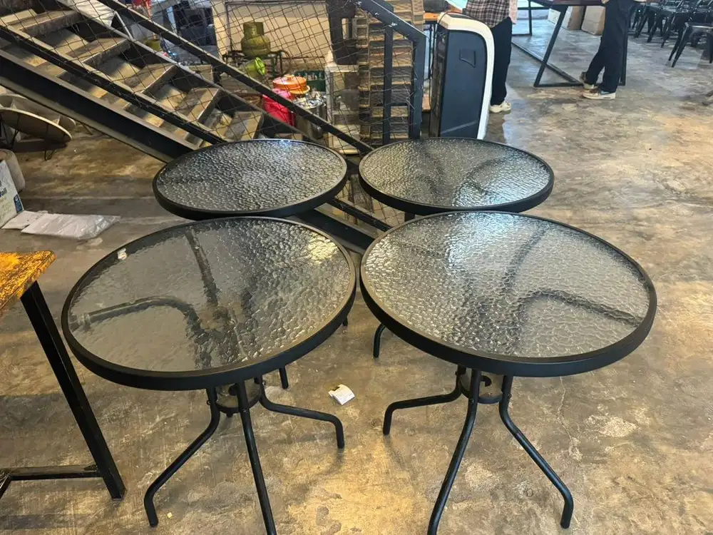 Meja teras/cafe Azko