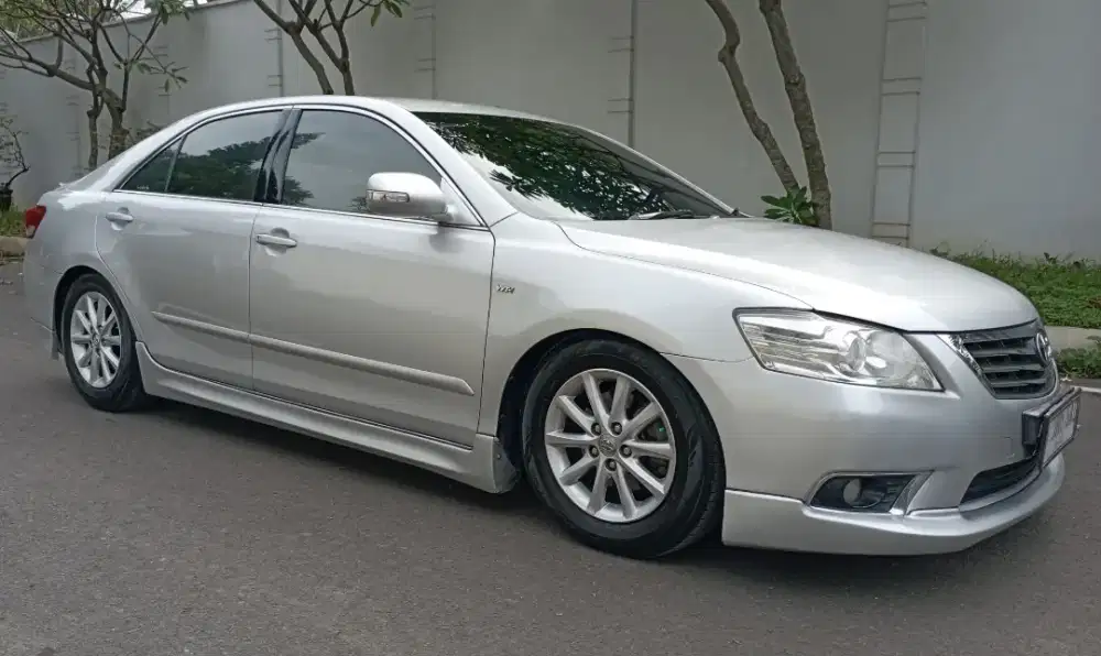 Toyota Camry 2.4 G AT 2010 Silver Istimewa Sekali Sgt Terawat Original