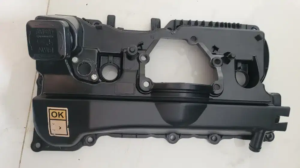 Cover Klep BMW E46 N46 tahun 2004