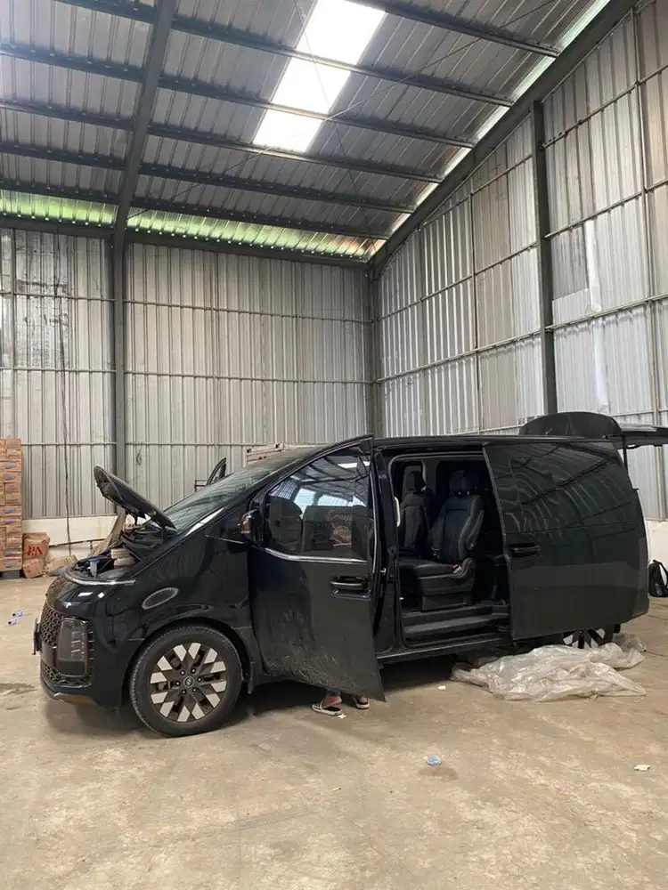 HYUNDAI STARIA LOW KM 9SEAT!!!