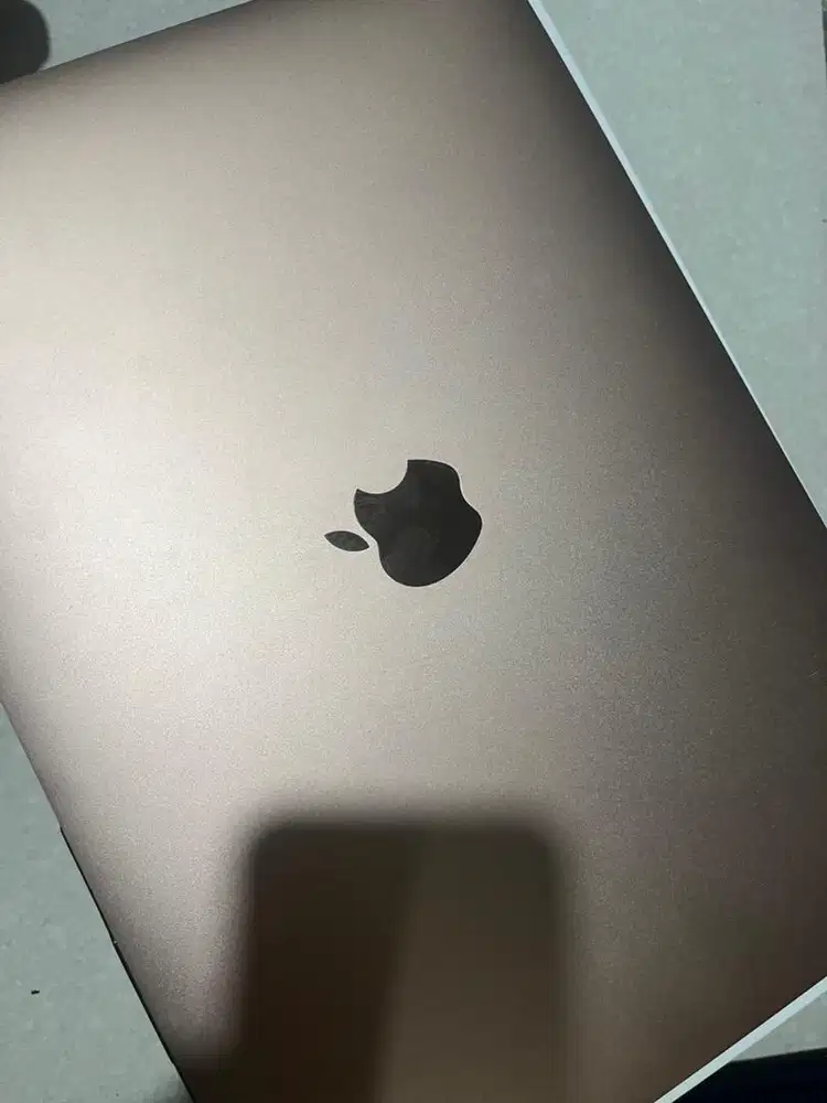 MacBook Air M1 2020 8GB/256GB | 99% Mulus | Battery 94% | Nego Tipis