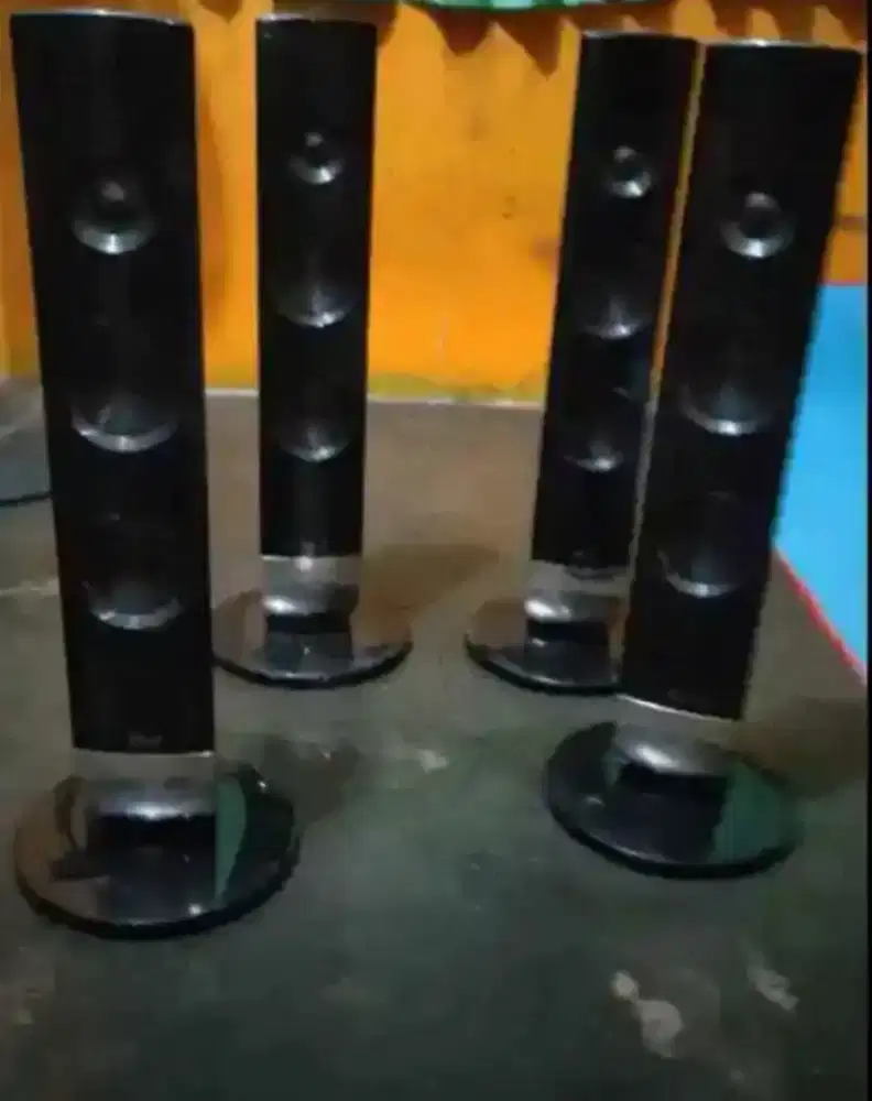 4 buah Speakear tower LG