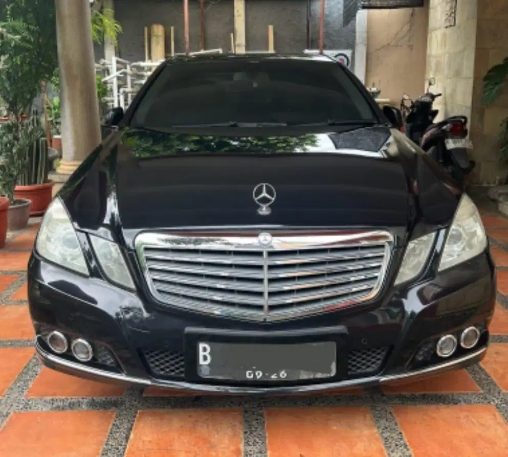 Mercedes-Benz E250 2011 Bensin