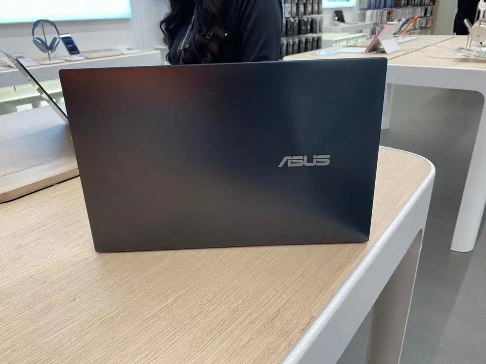 asus zenbook 14 UX425EA 8/512gb