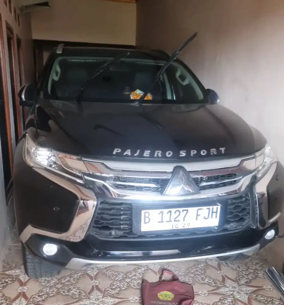 ANTIK!! Pajero Sport DAKAR 2019 /20 Automatic Sunroof 4x2 Low KM TGN1