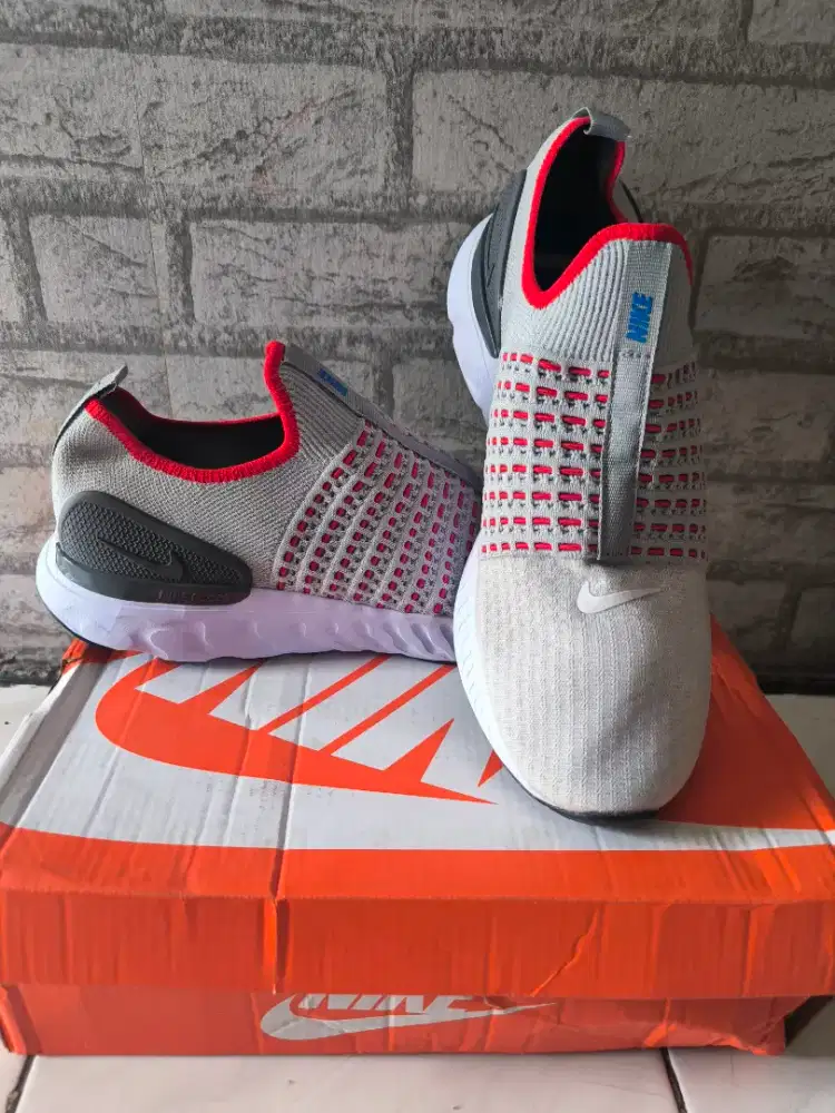 Nike size bwat running size 44