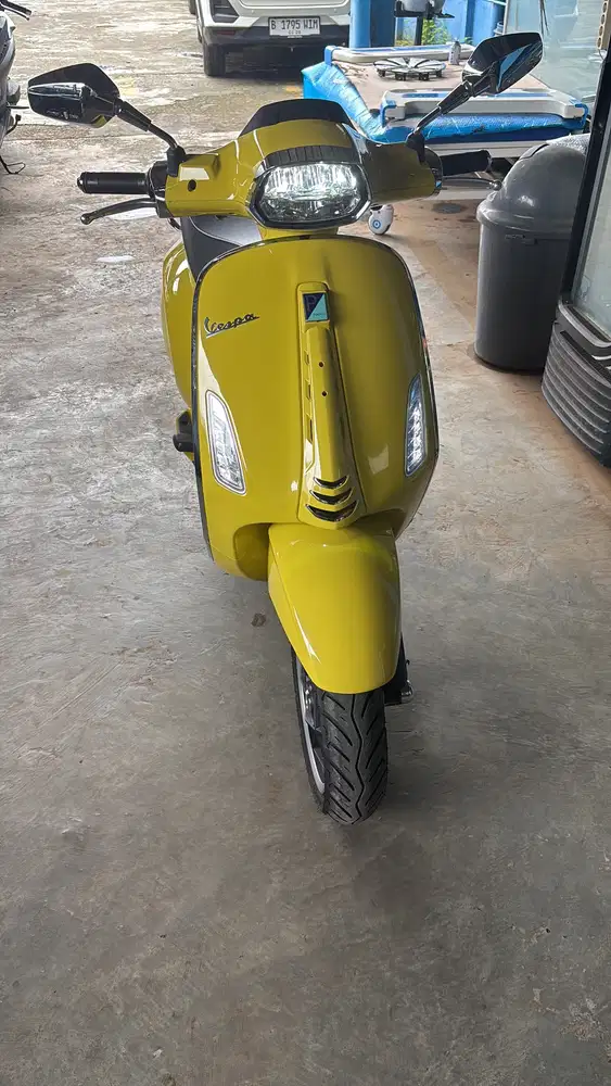 Vespa Sprint I-get kuning 2024 kondisi terawat