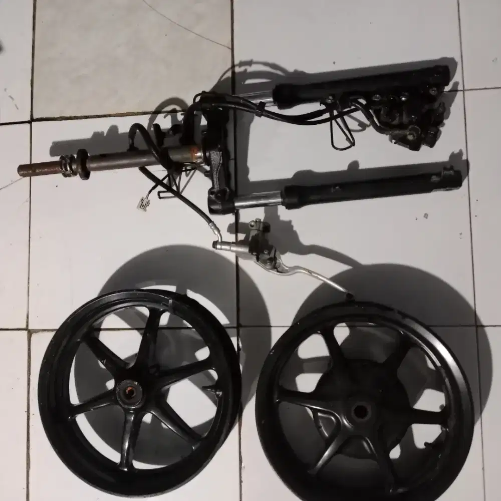 Pelek + shockbreker yamaha freego copotan