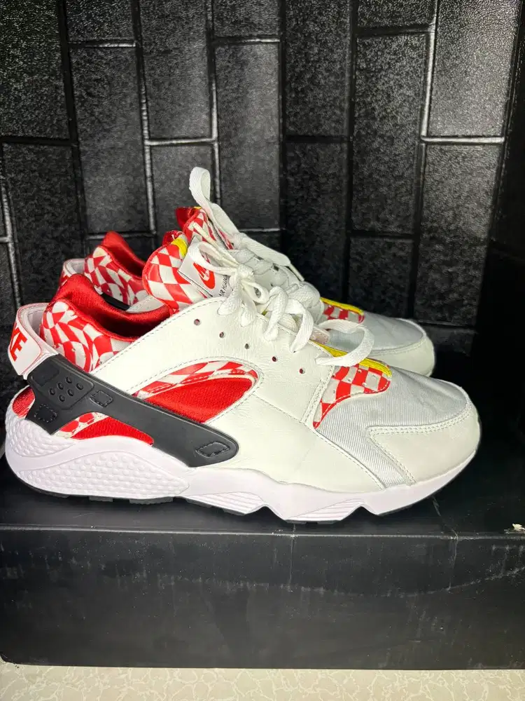 Jual Sepatu NIKE AIR HUARACHE LIVERPOOL - DN5080100 QS US 10.5 UK 9.5