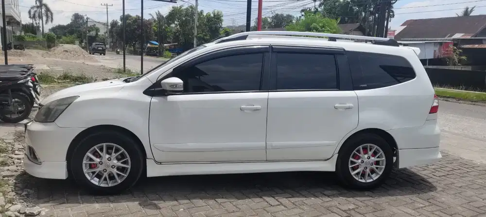 Nissan Grand livina 2013 Bensin