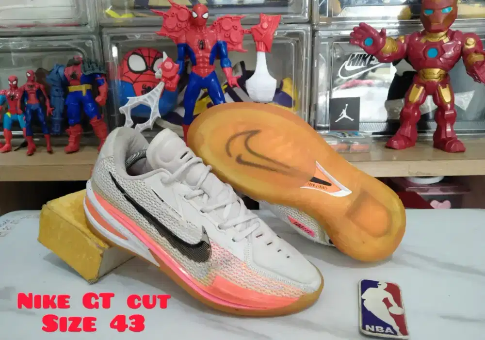 Sepatu Basket/Badminton Nike GT Cut