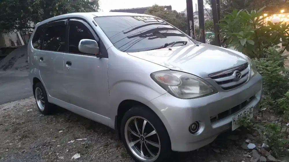 Di jual xenia xi