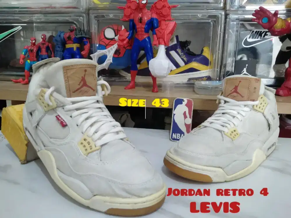Sepatu Basket Nike Jordan Retro 4 LEVIS