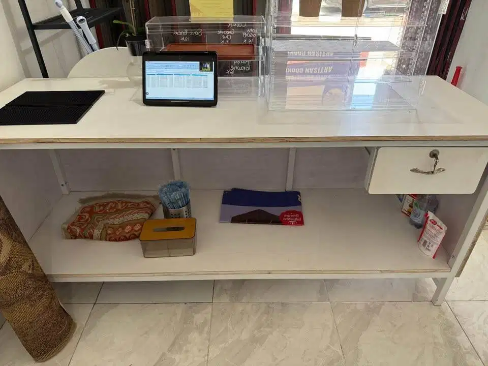 Jual Meja jualan BAR/KUE/ala caffe