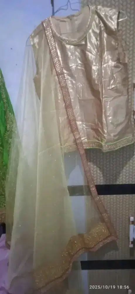 Lehenga set asli dari India