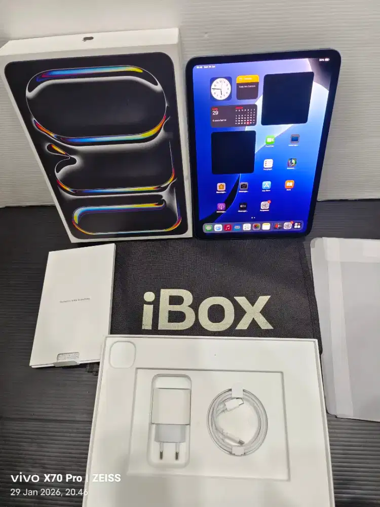 ipad pro M4 256gb 11-inc wifi only ex garansi resmi iBox fullset ori