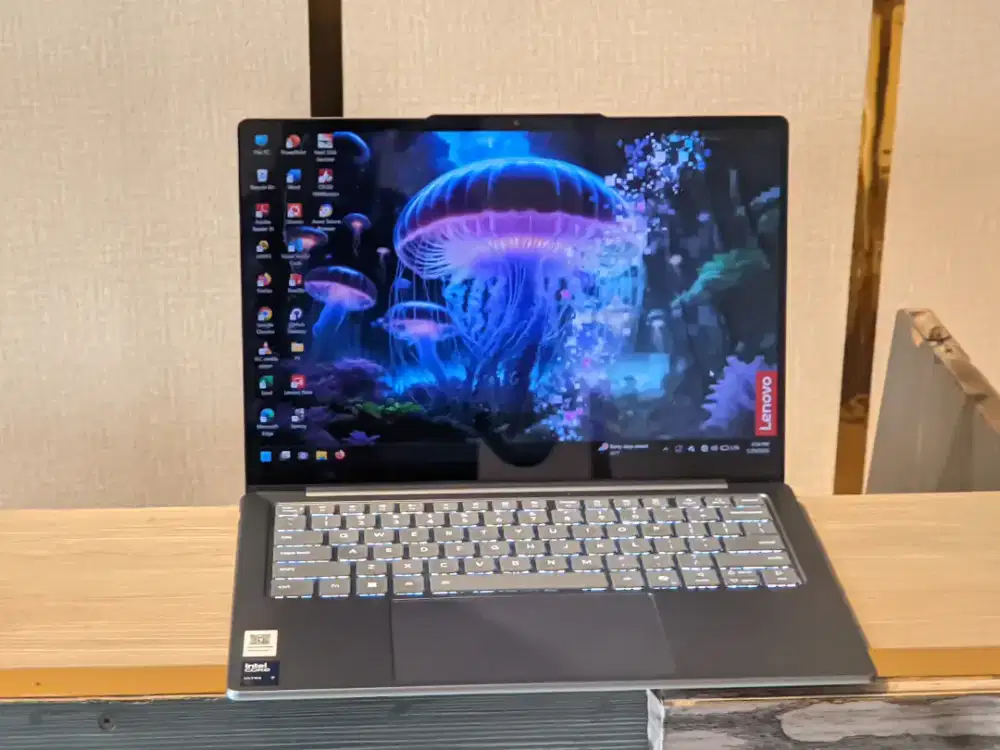 Lenovo Ideapad Yoga Slim 7 Ultra 7 250V  Ram 16 GB SSD 1 TB Touchscren