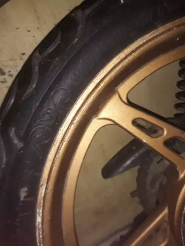 Jual ban motor ring 17 80-90 kondisi masih bagus