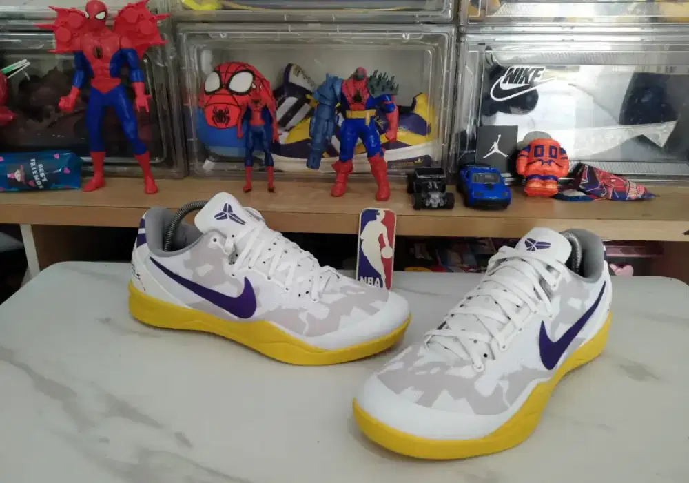 Sepatu Basket Nike Kobe Lakers size 46
