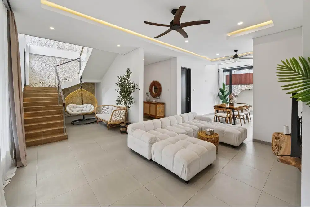 Villa Modern 4 Kamar Tidur + Kolam Renang  Kerobokan – Dekat Canggu