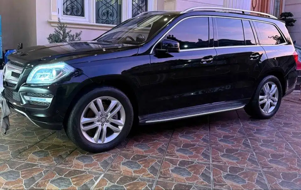 27rb KM Mercedes Benz GL400 Exclusive 2015