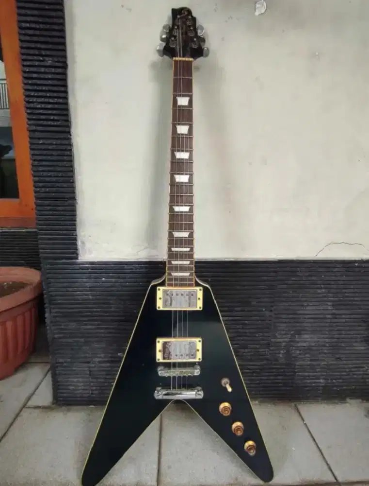 GITAR FLYING GREG BENNET