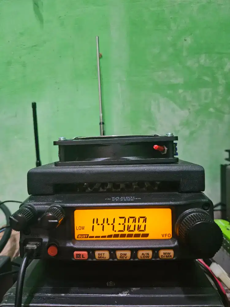 Radio rig YAESU ft2900R