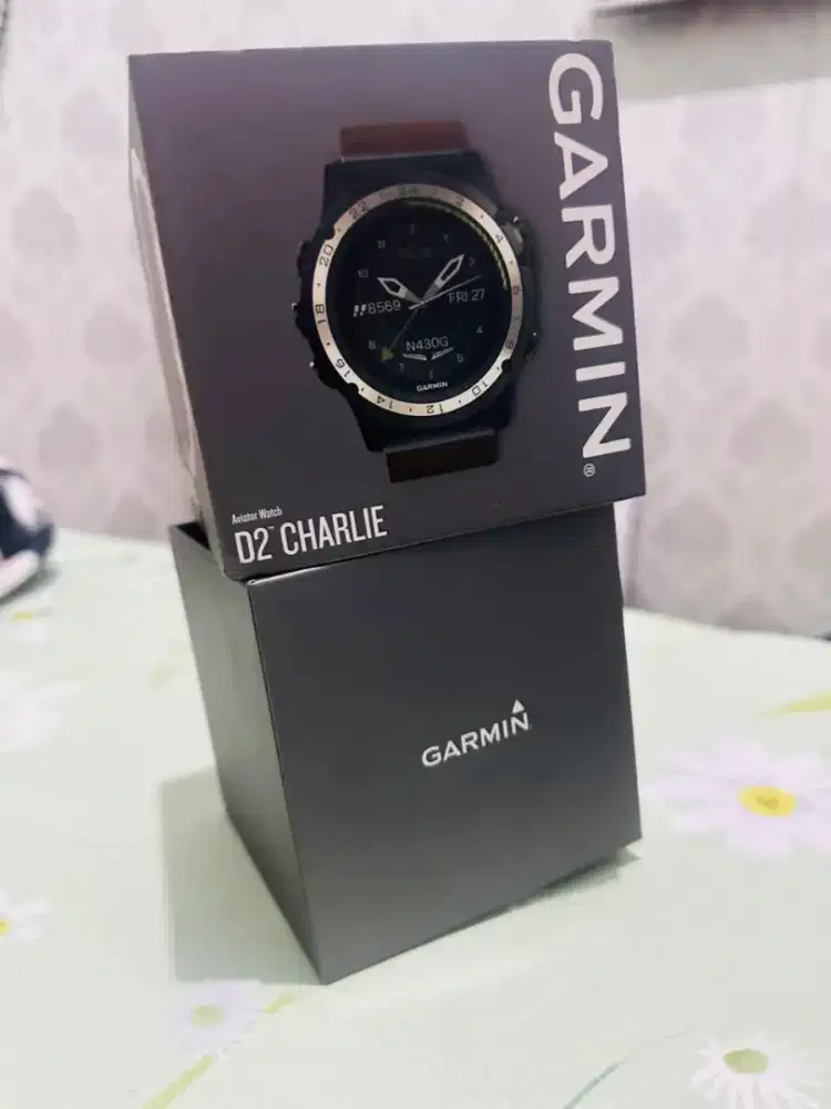 Jam Pilot merk Garmin D2 Charlie
