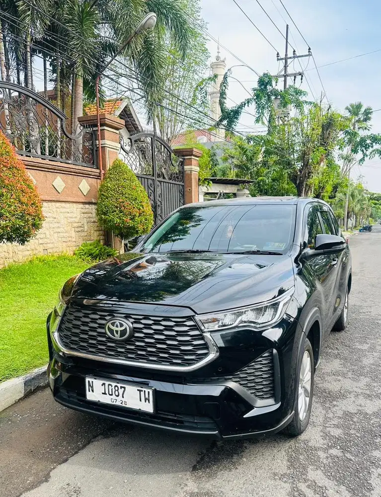 Toyota Innova Zenix V Matic Low KM 2023 Tangan pertama