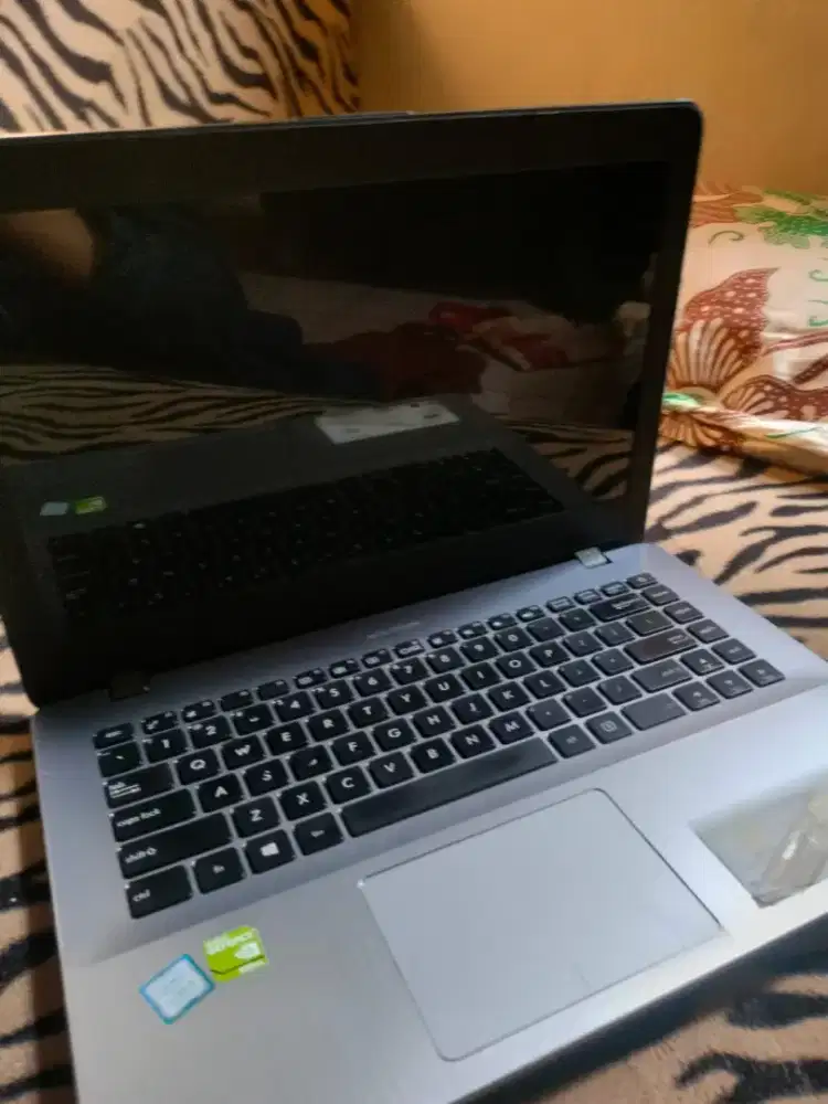 JUAL LAPTOP ASUS X442UR