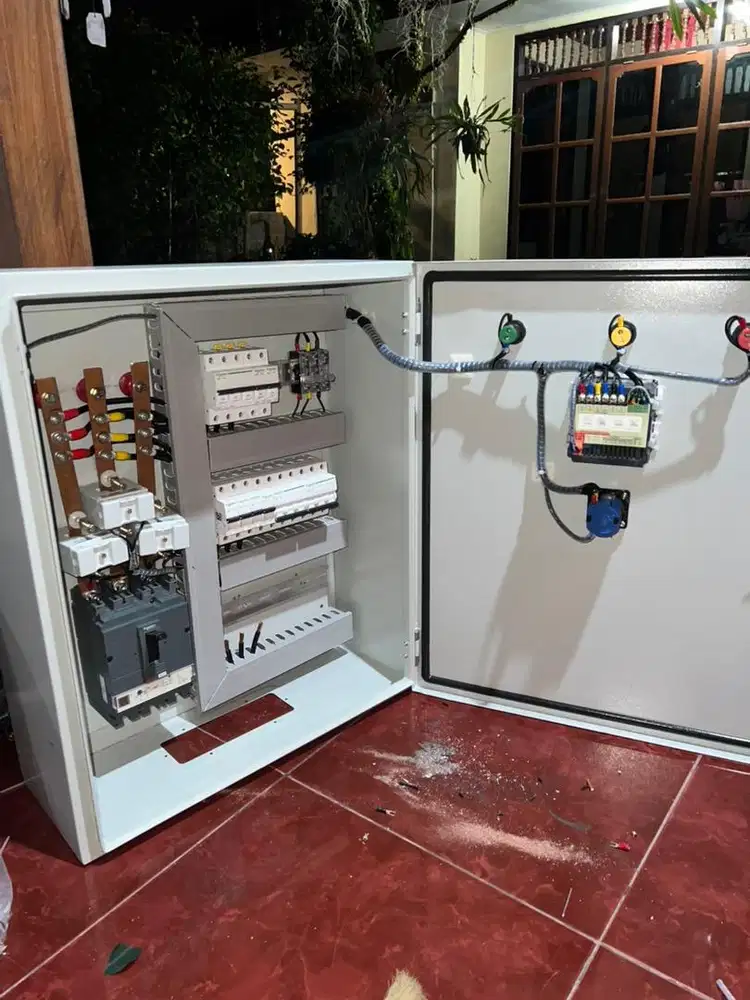 Panel listrik Ats, capasitor bank, dan plumbing