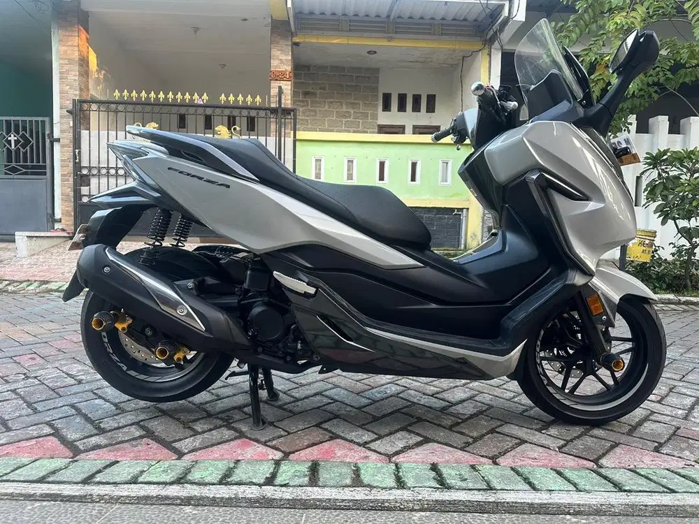 Honda forza 250 low km