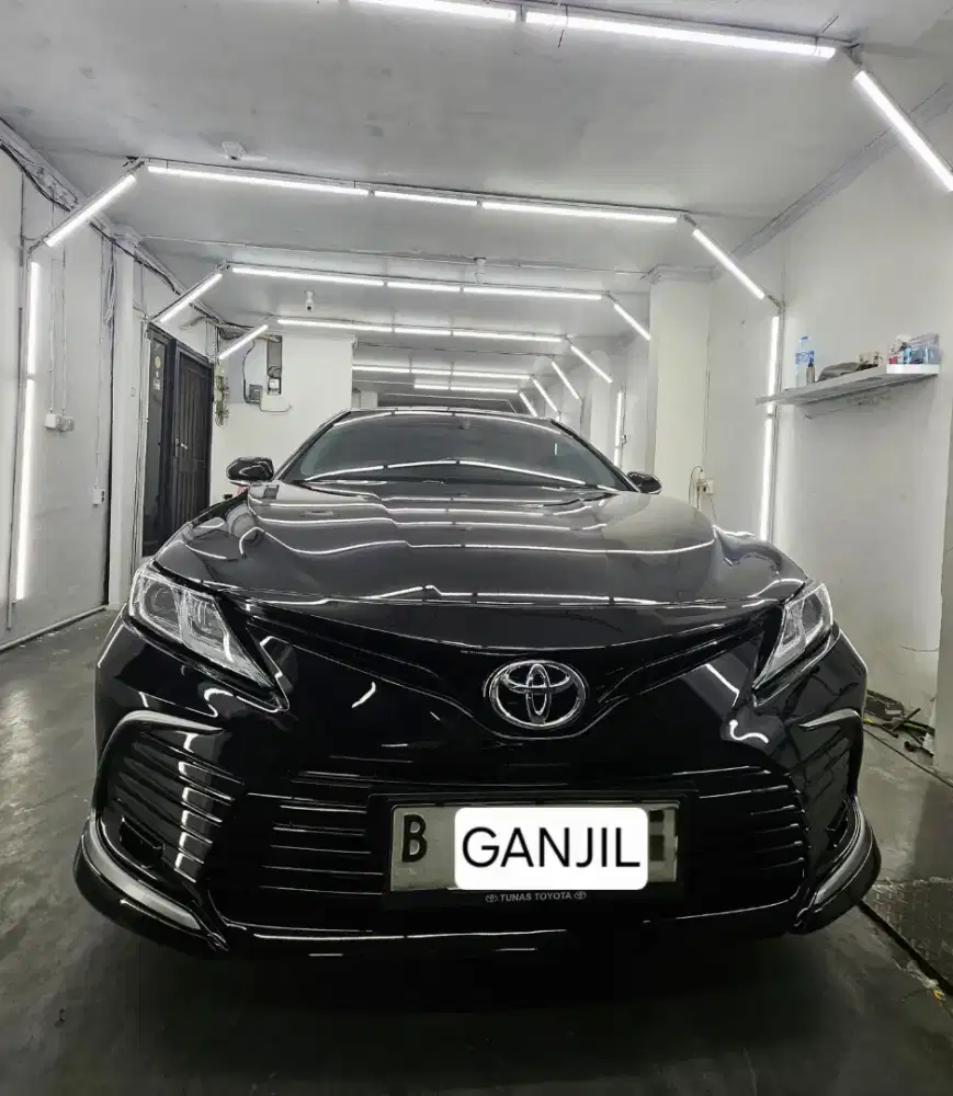 Toyota Camry 2.5V 2022 Black