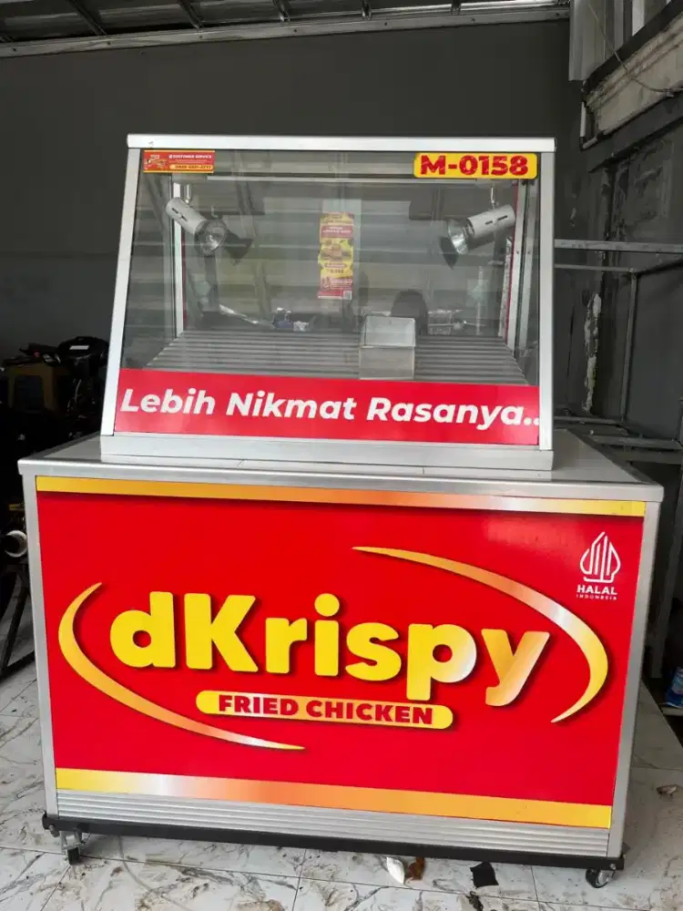 Etalase Ayam Goreng Tepung atau Fried Chicken