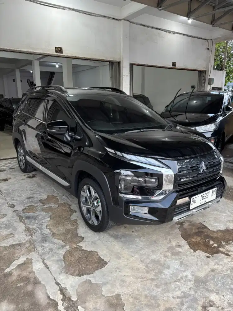 Xpander Cross 1.5 AT 2022 / 2023 istimewa dp 25 jt