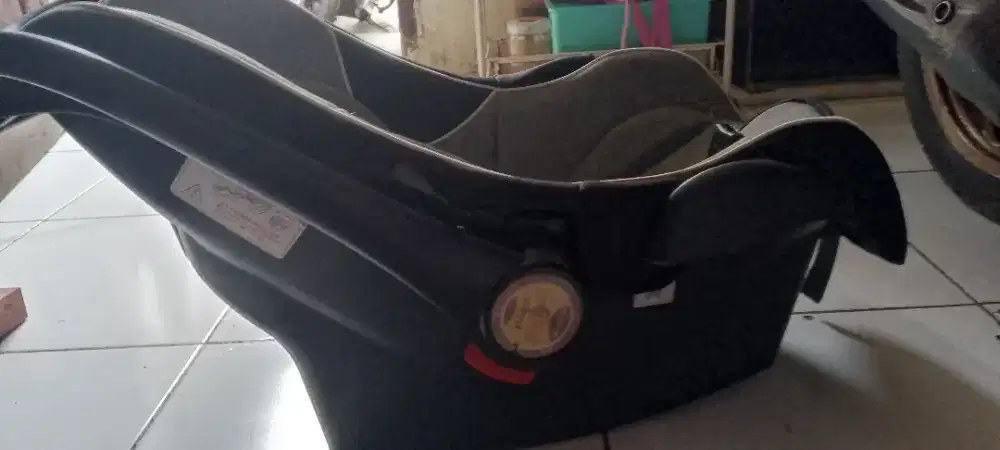 kursi anak buat di mobil