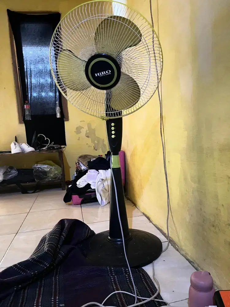 Kipas angin berdiri kondisi baru 2 bulan pakai
