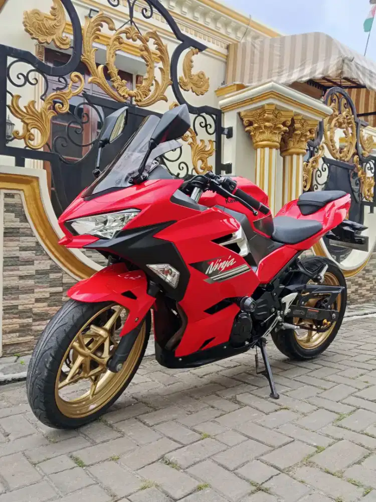 Kawasaki ninja New F1 2023 seperti baru KM rendah