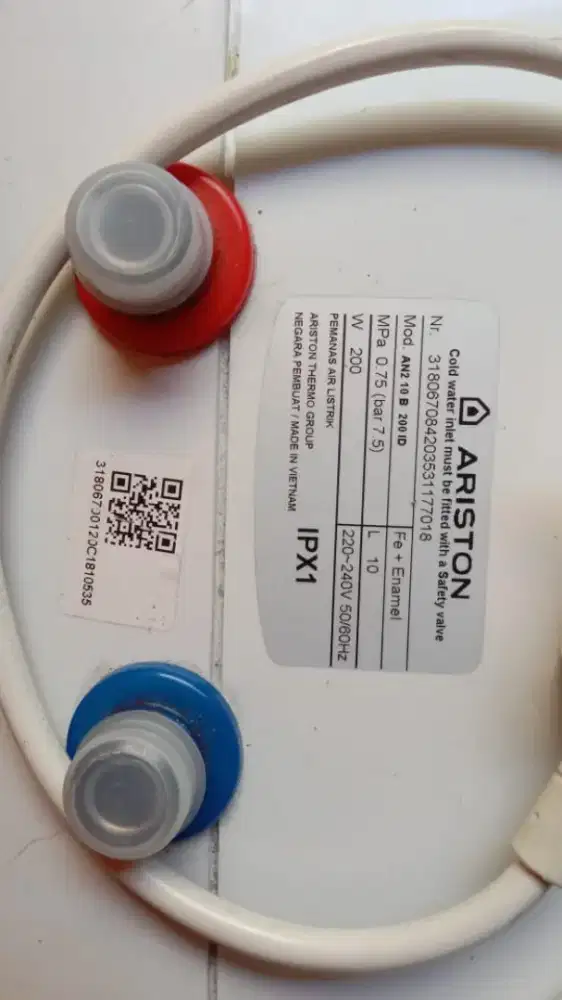 Pemanas Air Listrik ARISTON