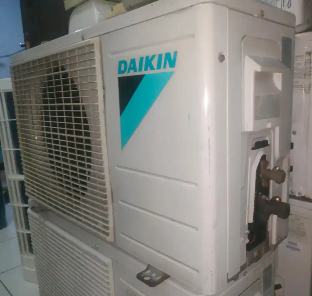 jual outdoor AC 1/2 pk sampai 1 pk. Daikin