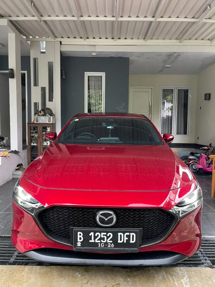 Mazda 3 Hatchback Skyaktiv G 2021 Red candy soul red