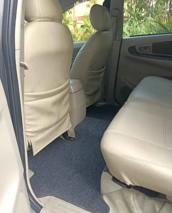 Toyota Kijang Innova 2013 Bensin