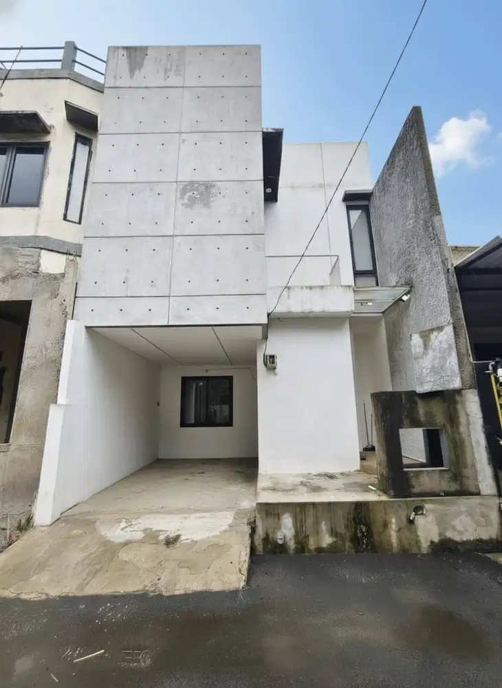 Dijual Rumah Strategis Dkt Sta Sudimara di Graha Tangsel GB-15693