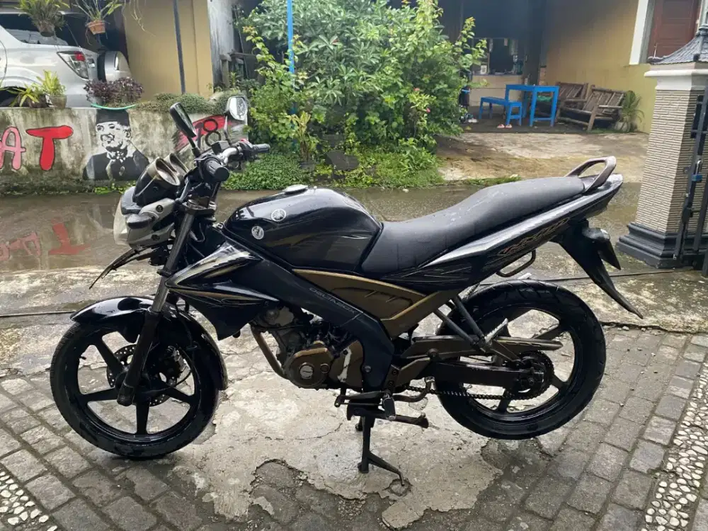Yamaha Vixion THN 2010 plat H Semarang