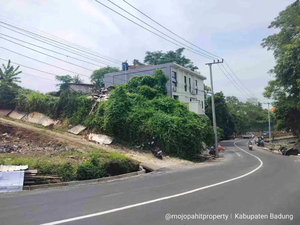 Di jual tanah luas 138 m²/ 1.38 are di lokasi ada bangunan villa yang berlokasi di jalan raya munggu perbatasan kaba-kaba
