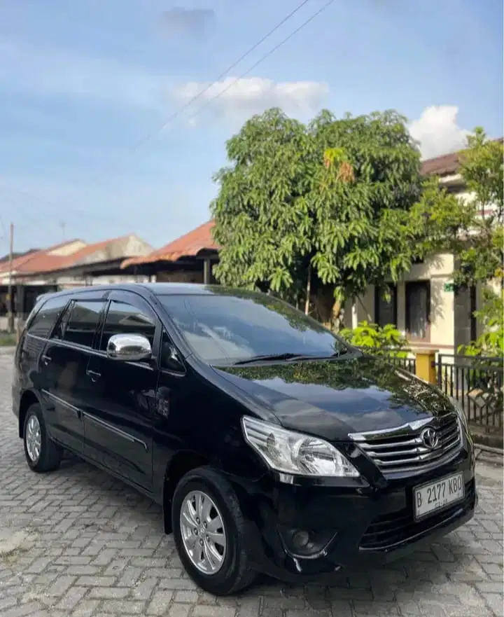 Toyota Kijang Innova 2013 Bensin