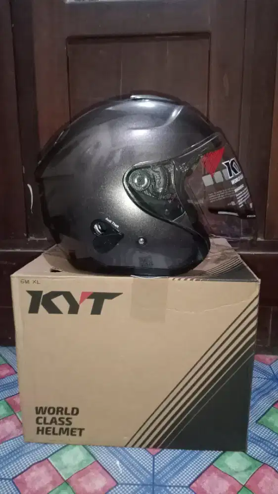Helm KYT R ukuran XL XXL Gunmet Baru