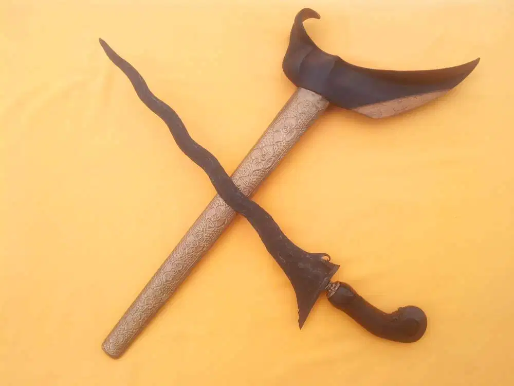 Keris Warisan Lokasian Sempana Kembang Kacang bungkem Cirebon Sepuh